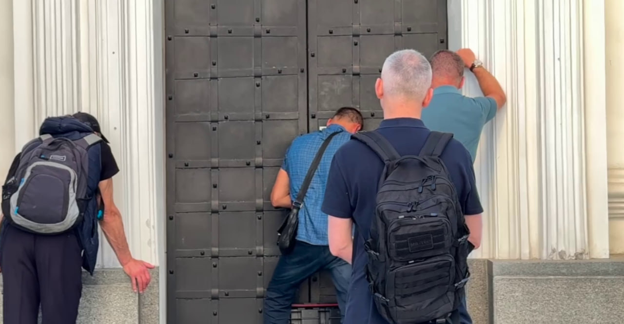 Заповідник змінив замки чотирьох храмів Лаври, поки тривають суди про право користування