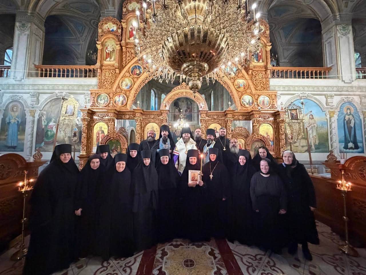 У монастирях Хустської та Олександрійської єпархій звершено чернечі постриги