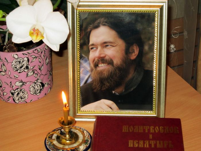 Живемо, щоб Богу догоджати (життєпис архім. Лонгина (Чернухи) 1972-2013)