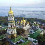 Суд розпочав розгляд близько 11 тисяч заяв вірян у справі про припинення Київської Митрополії; наступне засідання — 7 жовтня